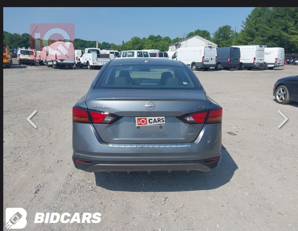 نيسان ألتيما